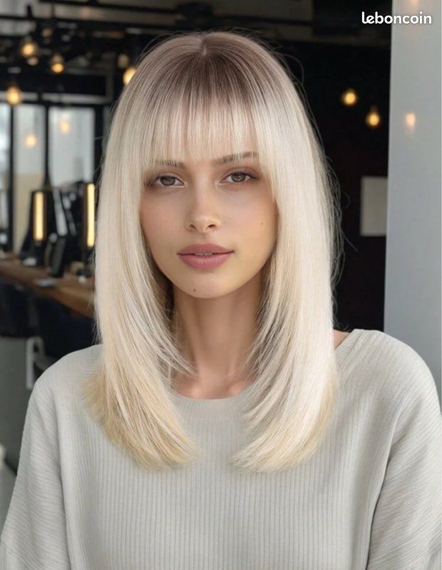 Perruque Synthétique Courte Blonde Racine Foncée - Naturelle + 4 Bonnets Offerts - Taille M