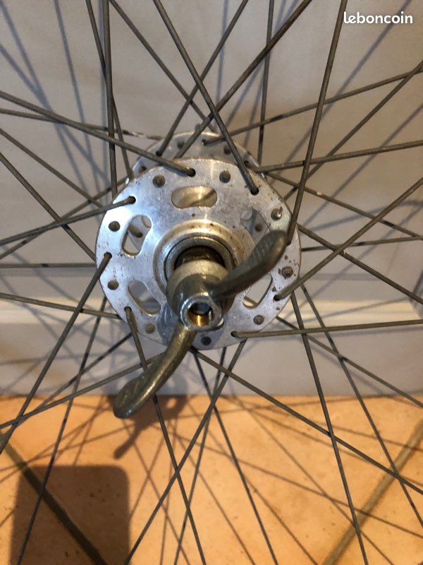 Roue avant de vélo 700 23c (image 2)