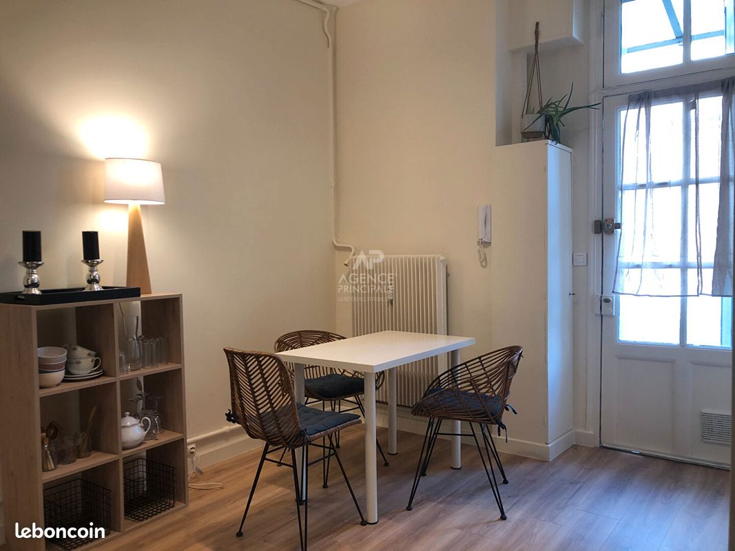 Appartement 3 pièces 33 m² · à Versailles · 33 m² · 1 100 €/mois