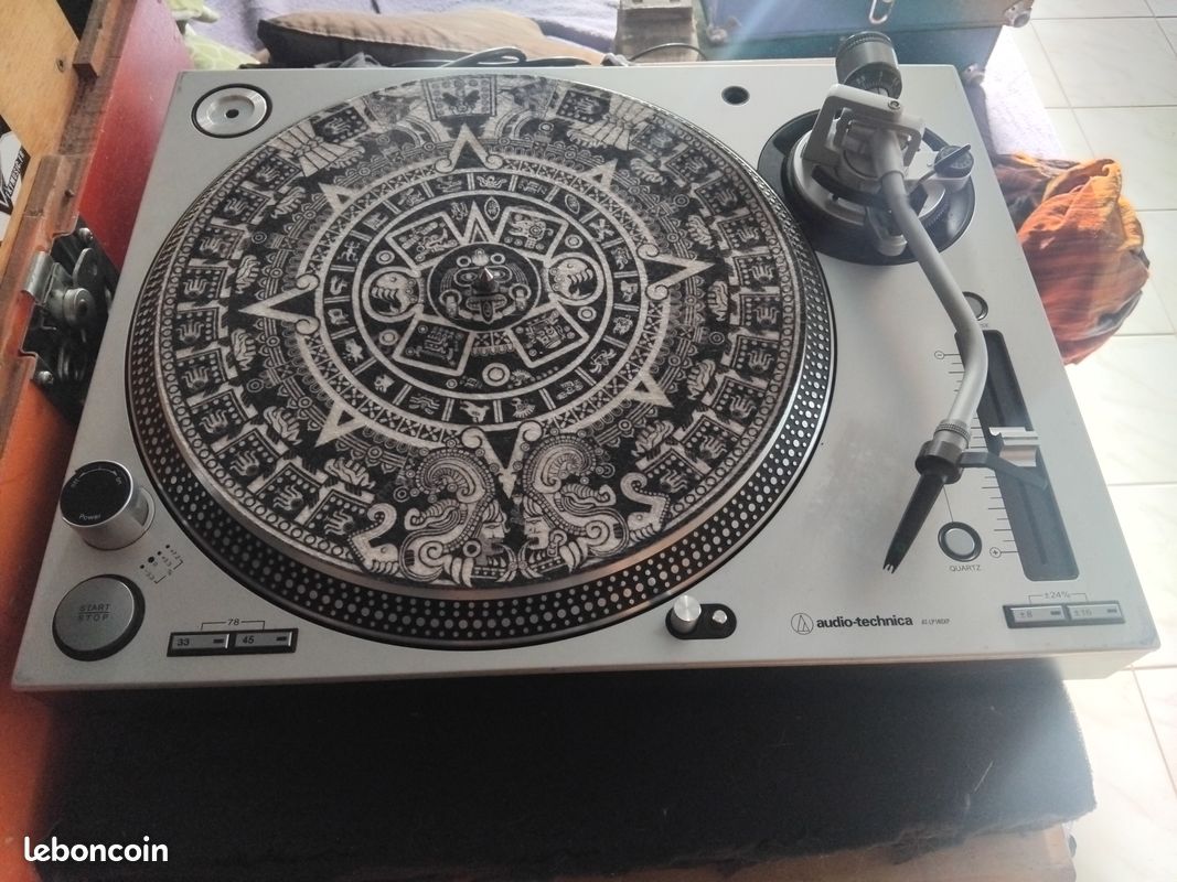 Platine Vinyle Audio Technica AT-LP140XP – Argent, Entrainement Direct (Neuf)