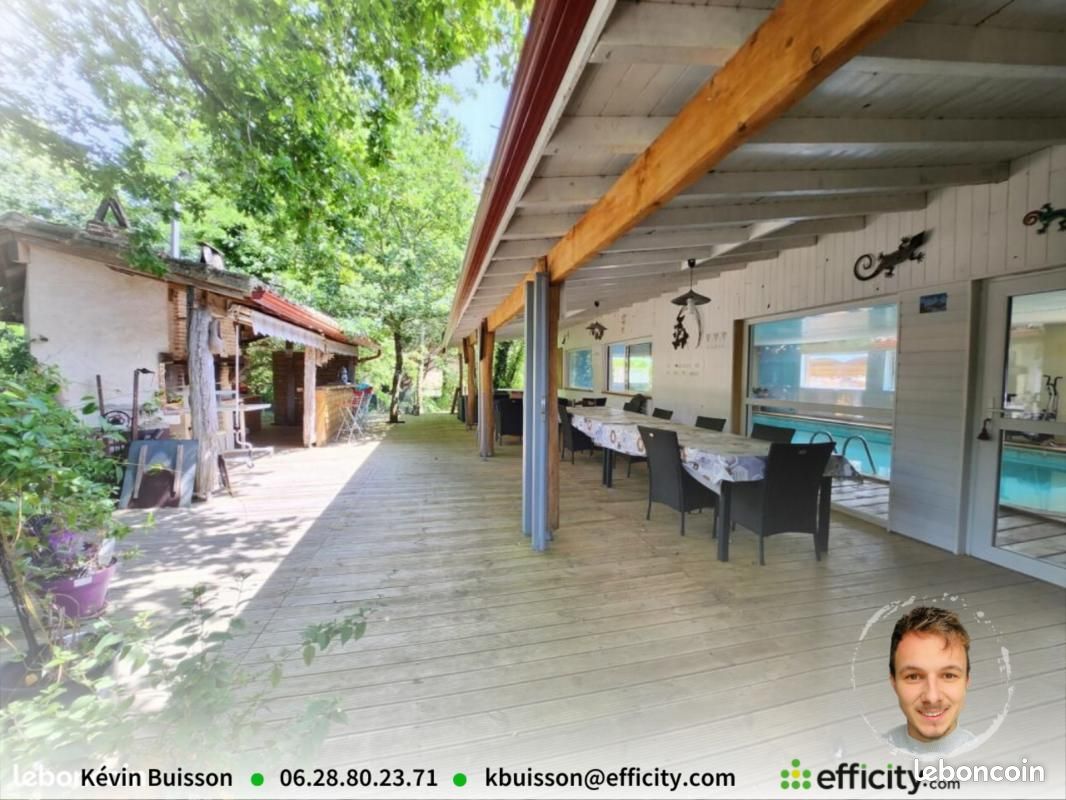 Maison 6 pièces 185 m² - Aubeterre-sur-Dronne 16390 (image 3)
