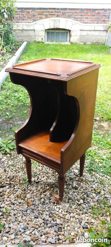 Jolie table porte revues vintage en bois (image 1)