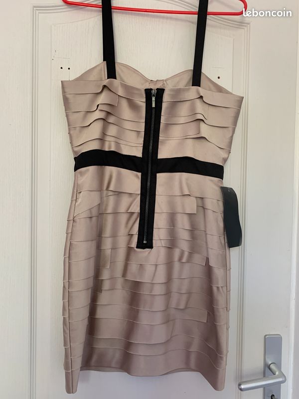 Robe de marque bebe (image 2)