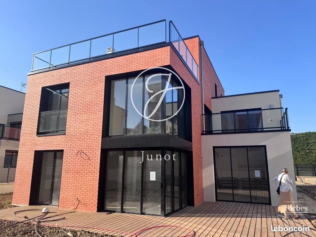 Maison 8 pièces 229 m² · à Rueil-Malmaison · 229 m² · 1 890 000 €