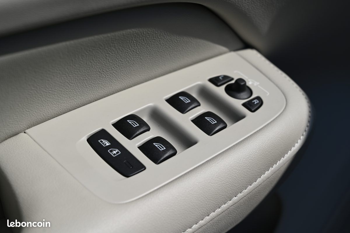 Volvo s60 t6 awd 253+145ch ultimate style chrome plug-in-hybrid 04/2024 tva recuperable (image 21)