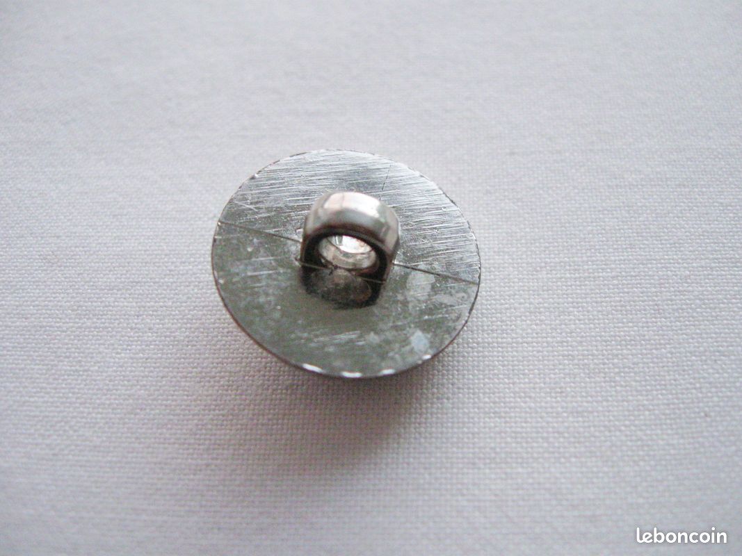 Mercerie Ancienne - Bouton En Métal Avec Centre En Celluloïd, Référence 2489, Occasion