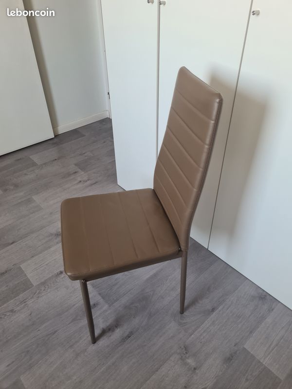 Chaise marron MENZZO (image 1)