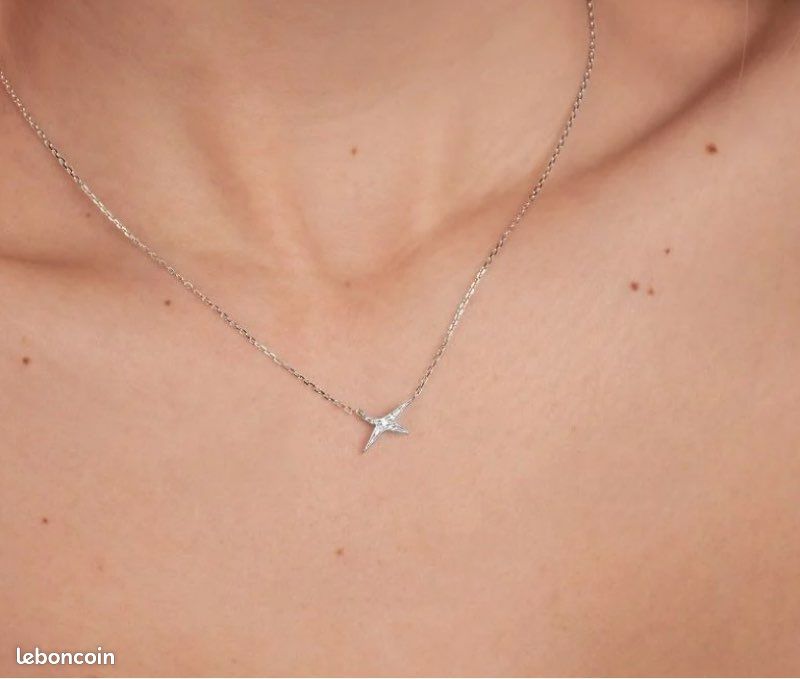 Collier pendentif, Mauboussin, diamant et or blanc Montres Bijoux