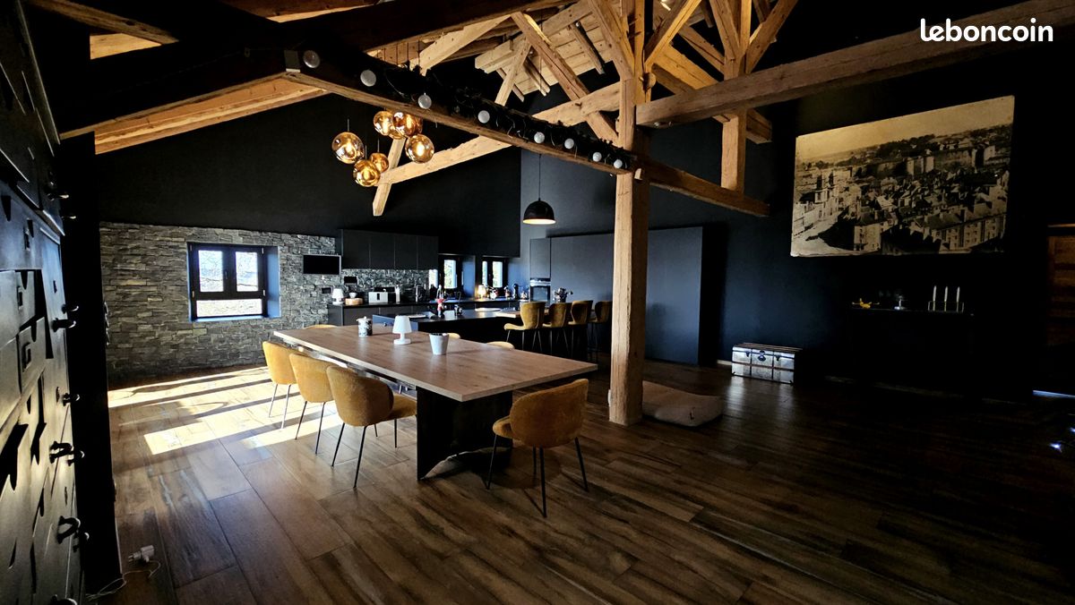 Maison 11 pièces 400 m² · à Le Russey · 400 m² · 899 000 €