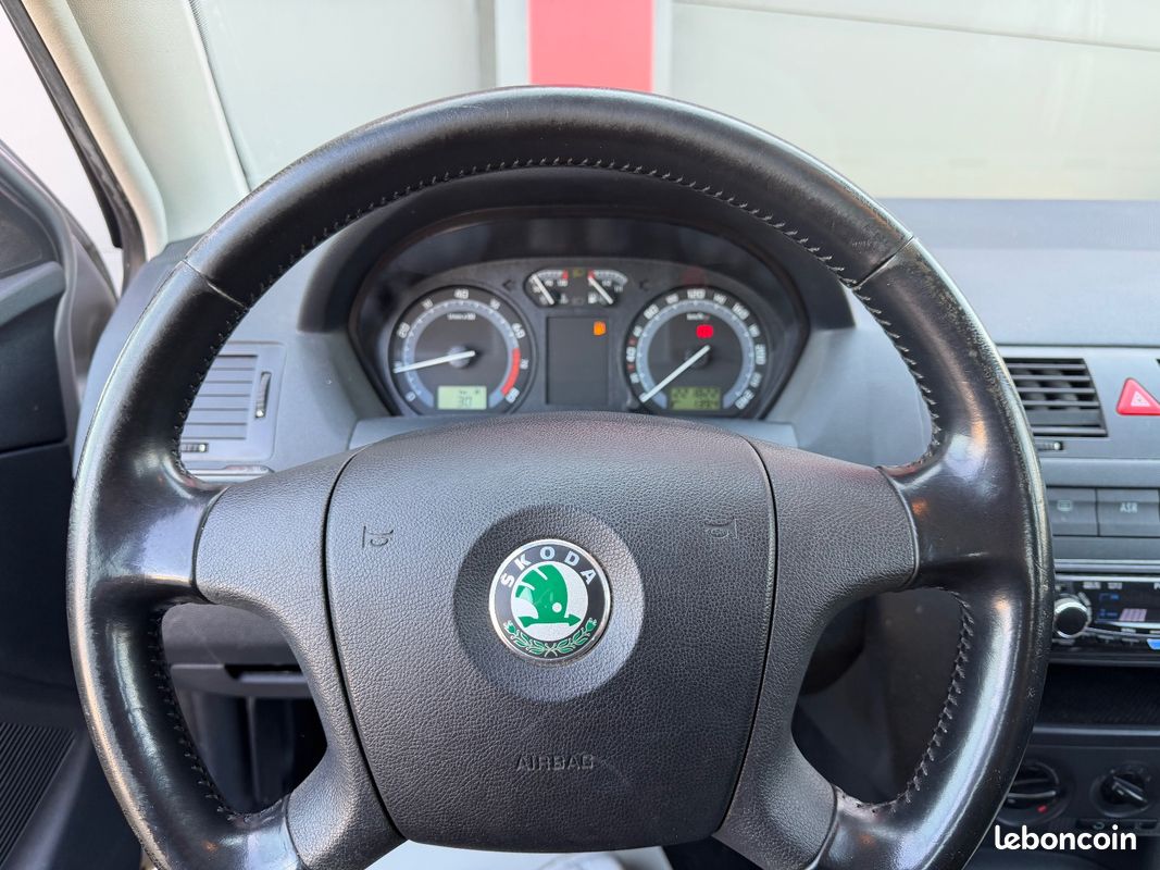 Skoda fabia 1.4 16v - 100 s (image 19)