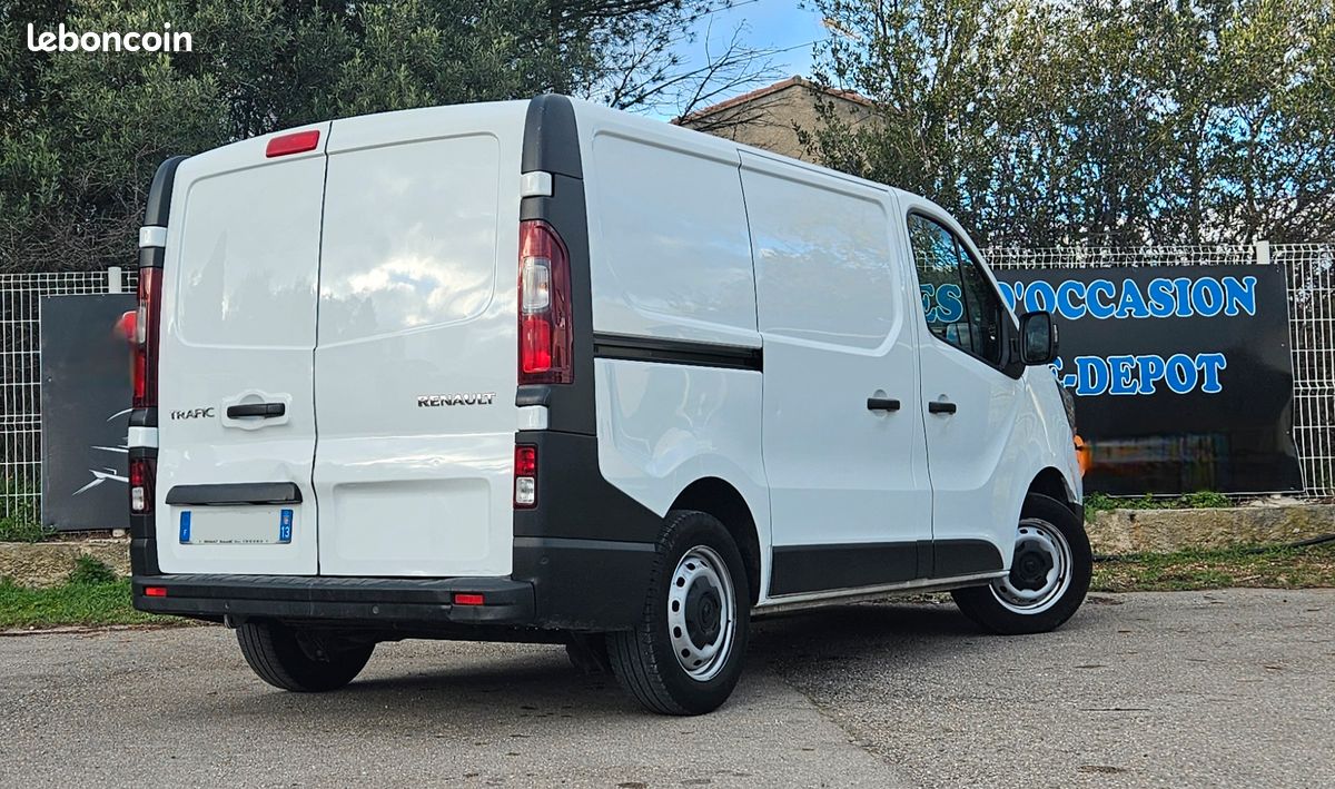 RENAULT TRAFIC III 2.0 BLUEDCI 110 Cv 1ere MAIN TVA RECUPERABLE (image 3)
