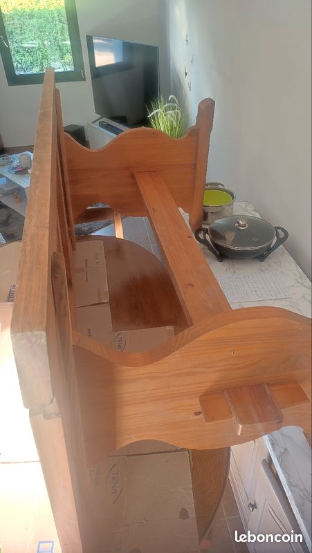Table (image 3)
