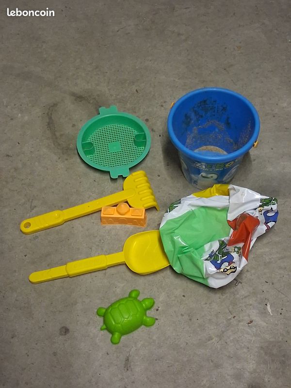 Jeux de plage très bon état_ au choix (image 10)