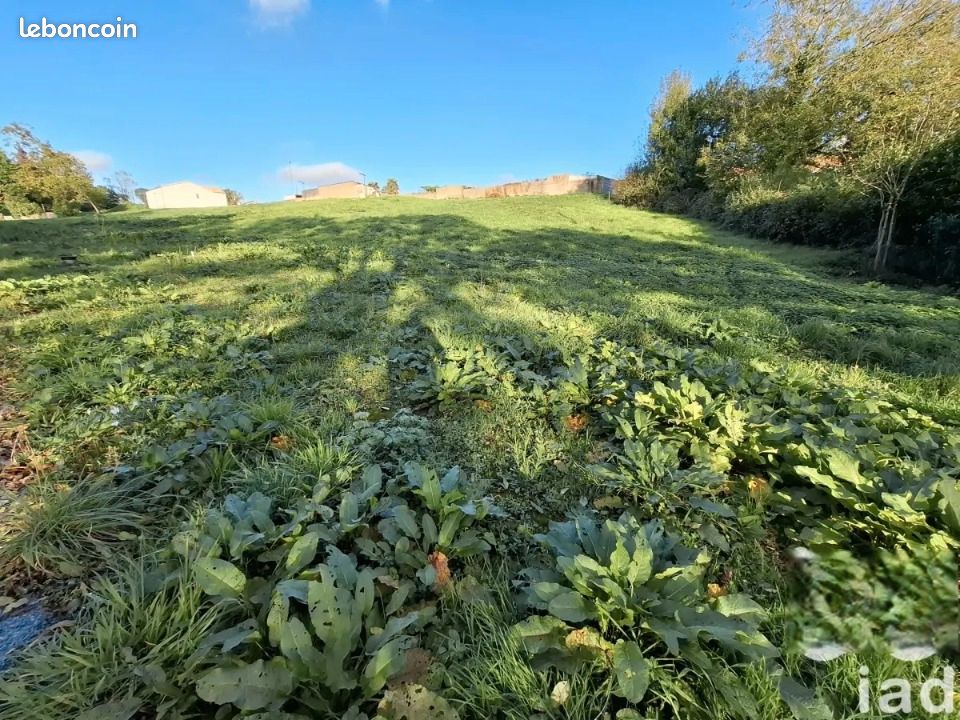 Terrain 441 m² Aubigny · à Aubigny-les Clouzeaux · 90 000 €