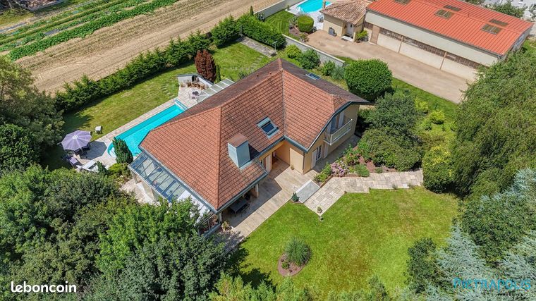 Maison 6 pièces 215 m²