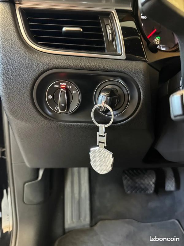 PORSCHE Macan 3.0 D 258ch S Diesel - 2016 - 143 500 km - Suivi complet - Attelage Amovible (image 27)