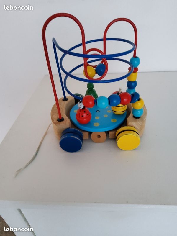 Petit jouet en bois bon état (image 1)