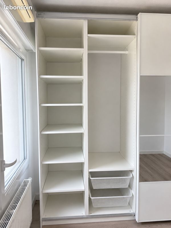 Grande armoire avec portes coulissante (image 2)