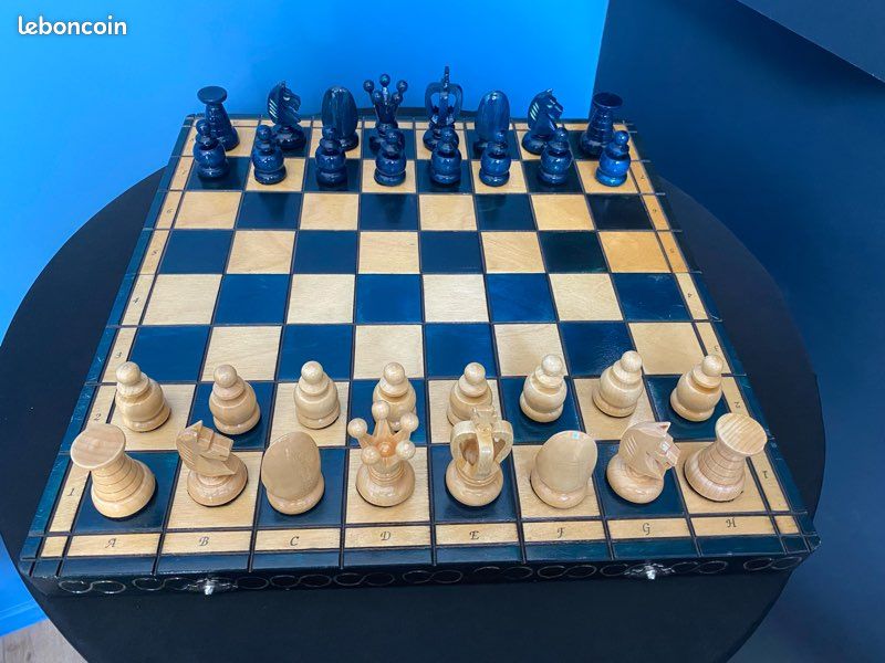 Jeu d’Échecs en Bois Artisanal