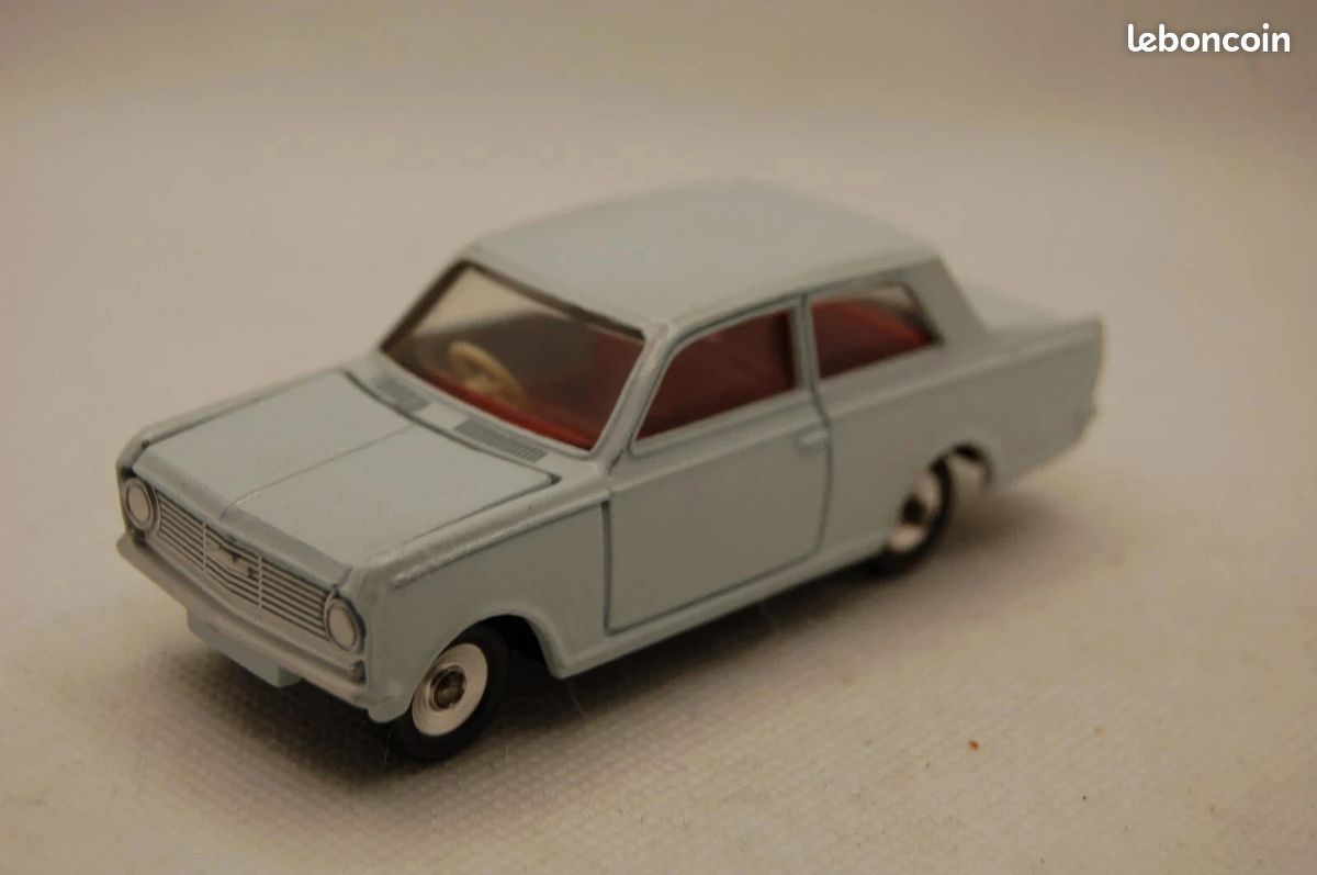Dinky Toys 136 Vauxhall Viva échelle 1:43 – Miniature De Collection Mercury