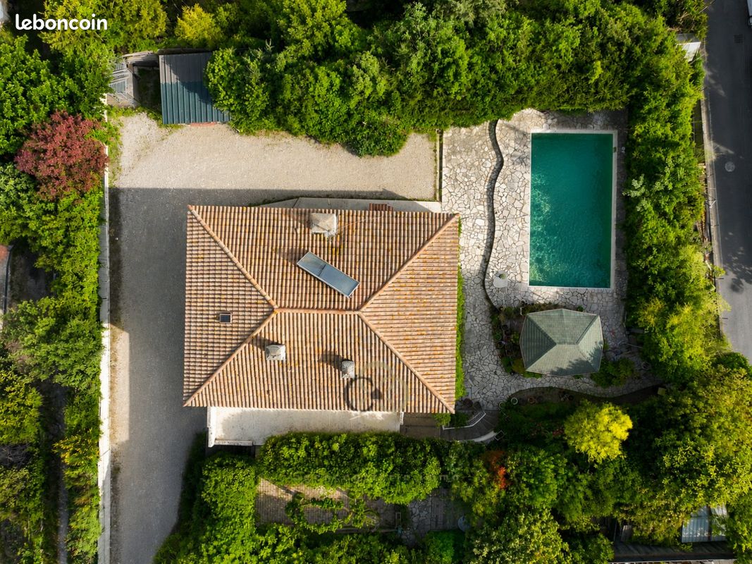 Maison 7 pièces 176 m² · à Saussan · 176 m² · 450 000 €