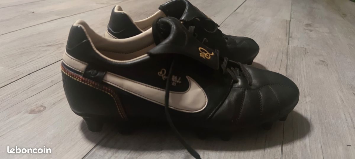 gold crampon ronaldinho 10