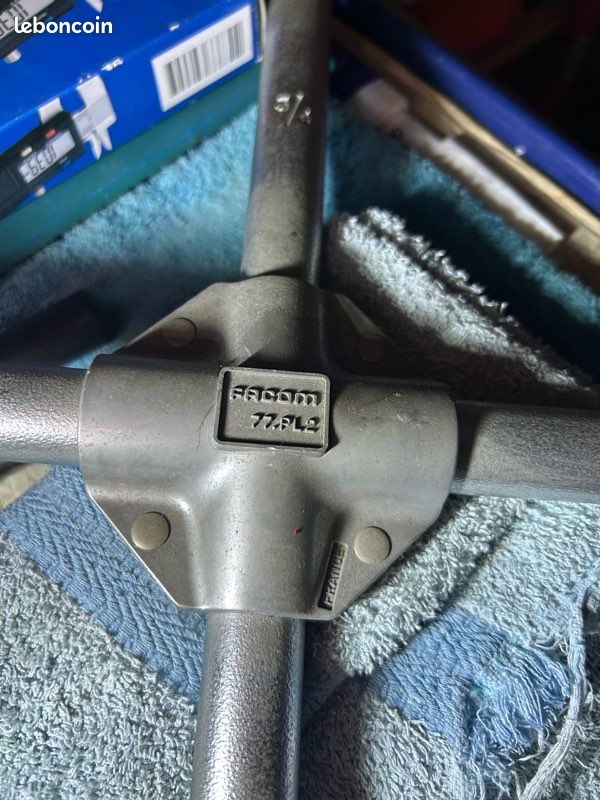 Poids lourd clés en croix écrous de roues facom (image 1)