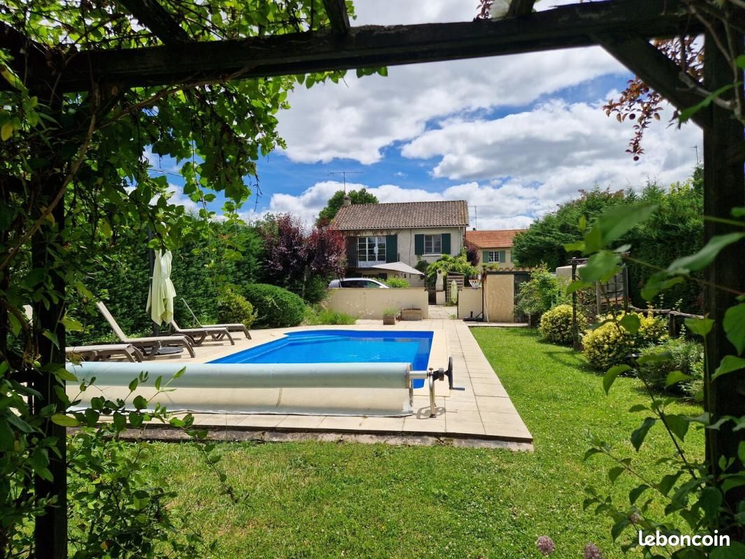 Maison 7 pièces 106 m² · à Trémolat · 106 m² · 214 000 €