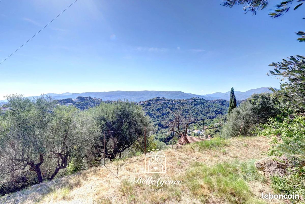 Terrain 1500 m² · à Aspremont · 1 500 m² · 230 000 €
