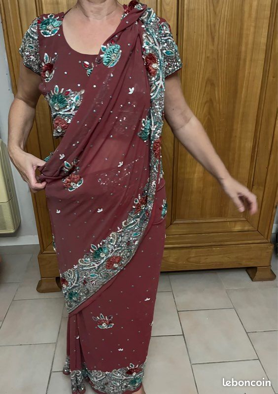 Sari avec sequins et broderies (image 1)