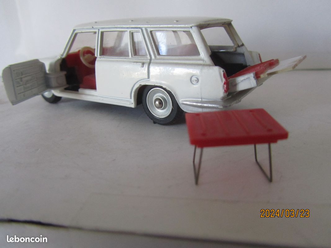 Dinky Toys Meccano Triang 1/43 – Break Simca 1500 GLS N°507 – France – Occasion