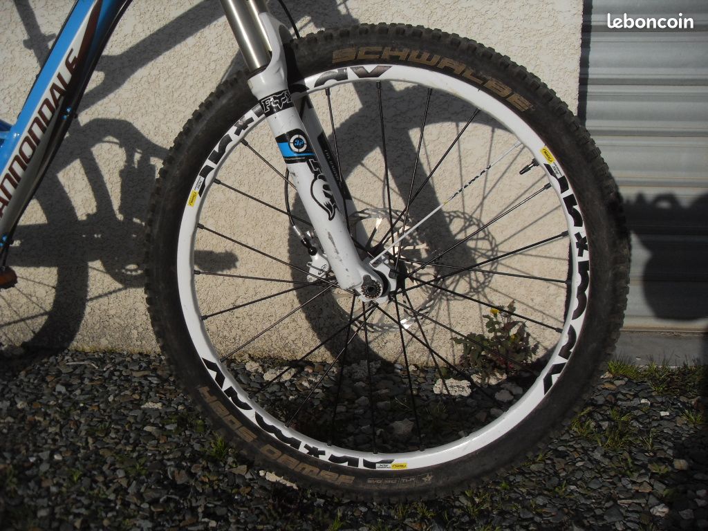 Cannondale Jekyll génération 2 gen II 26p 26" M mavic crossmax sram 2x9 X5 X9 full suspension Fox très réglable + LO MTB Vtt bleu enduro leger 13,8kg revisé super état hormis petit poc 26 pouce +-2013 (image 3)