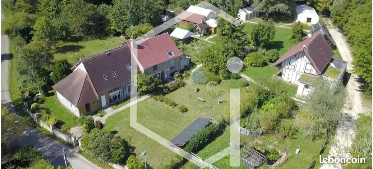 Maison 7 pièces 482 m² · à Cosne-Cours-sur-Loire · 482 m² · 360 000 €