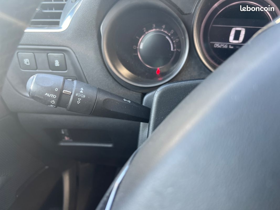 Citroen c4 1.6 bluehdi 100 ch millenium business start-stop / car play (image 24)