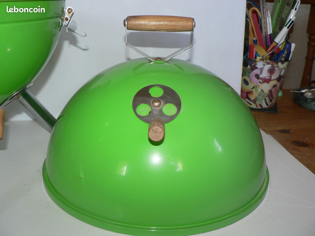 Petit barbecue boule vert pomme – compact, décoratif – très bon état (image 4)