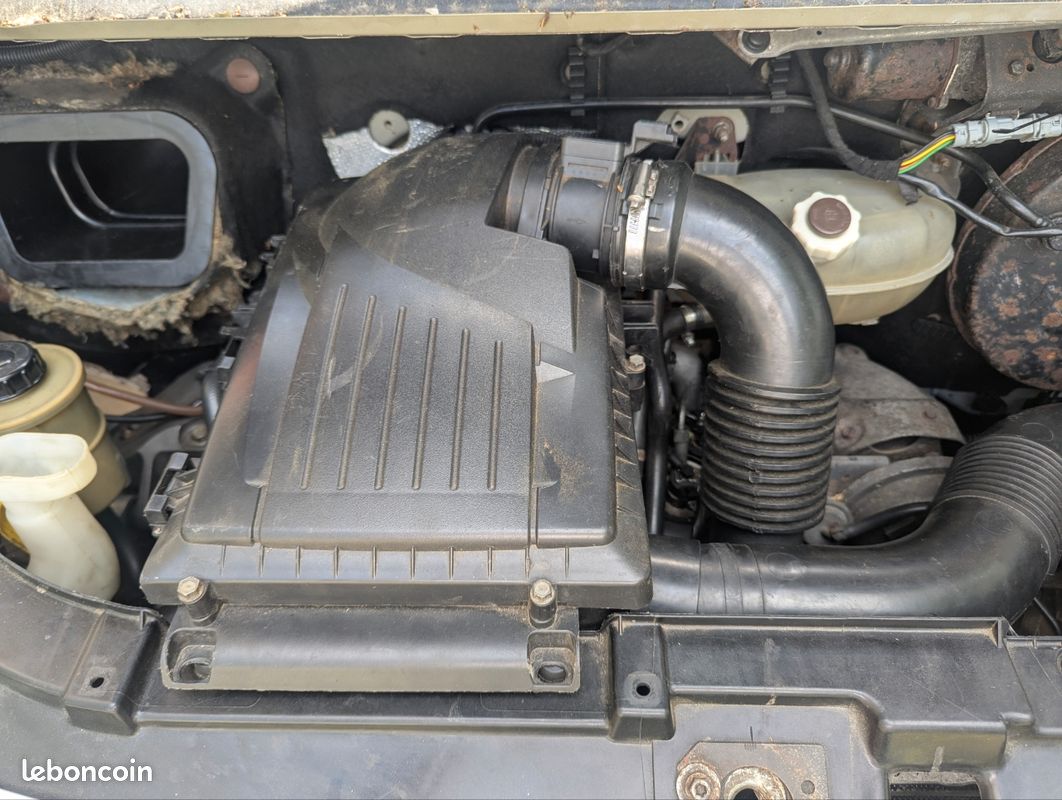 Vend moteur Renault Master 2 3 litres (image 1)
