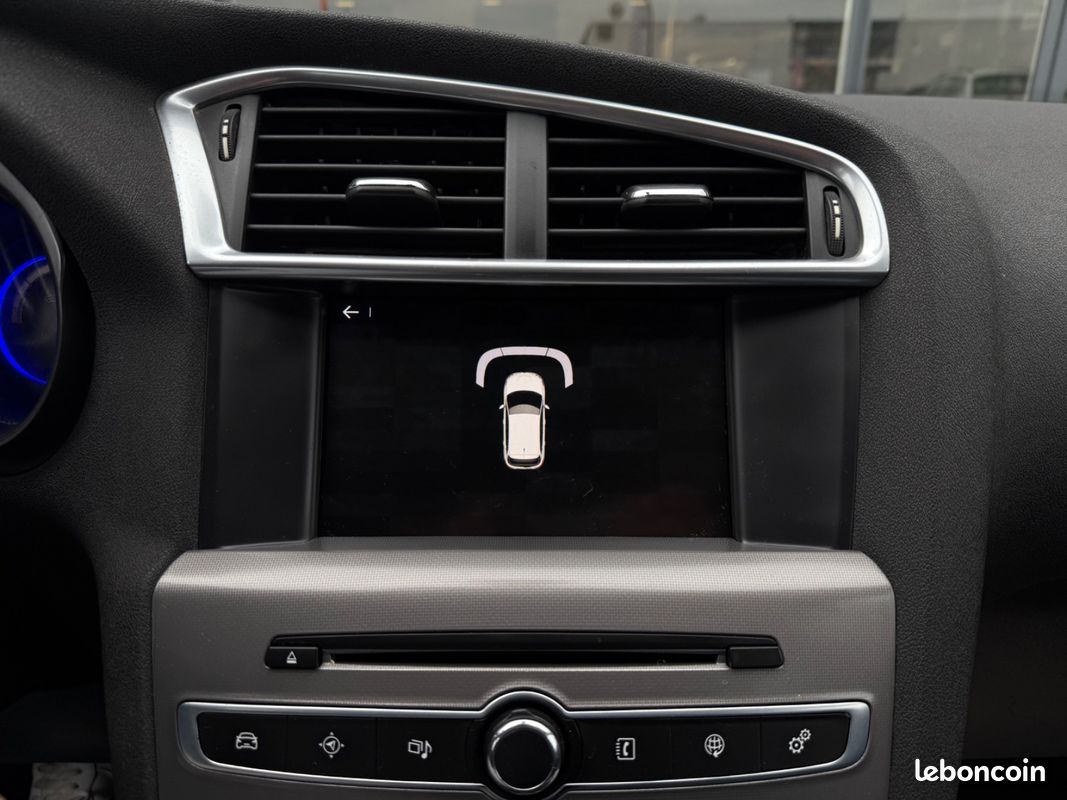 CITROEN C4 C4 BlueHDi 100ch BVM Millenium 1ERE MAIN GPS BLUETOOTH RADAR AVANT/ARRIÈRE AUCUN FRAIS (image 16)