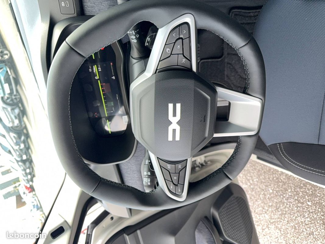 DACIA Jogger ECO-G 120 auto 7 pl Journey (image 15)