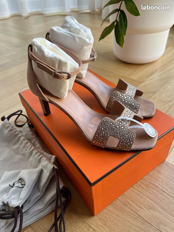 Escarpins Hermès Talon 10 Cm Daim Marron Taille 38.5 - Occasion Très Bon état