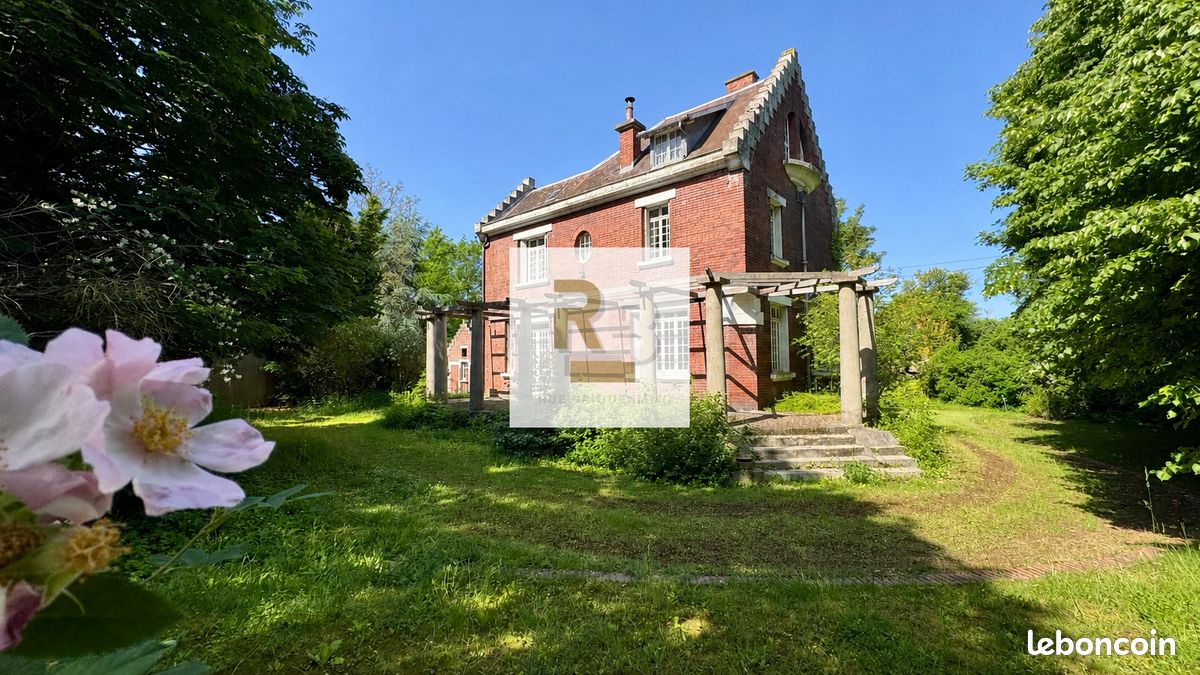 Maison 10 pièces 206 m² · à Bully-les-Mines · 206 m² · 332 000 €