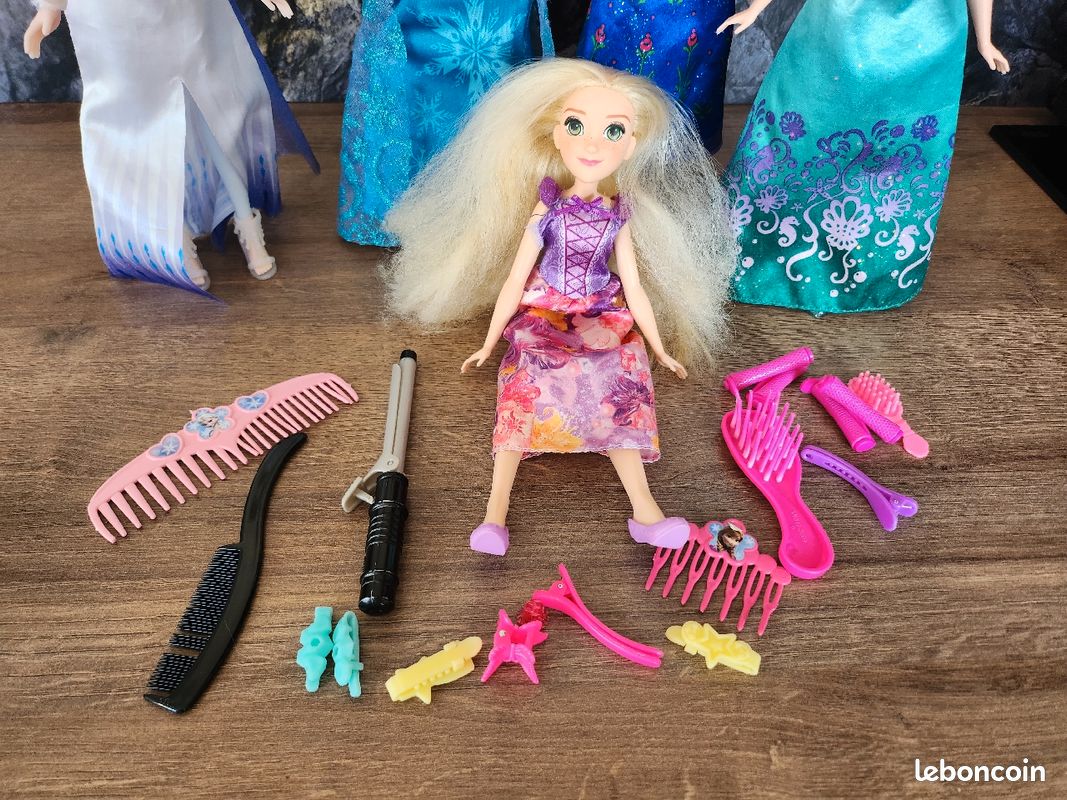 Lots barbies Disney (image 3)