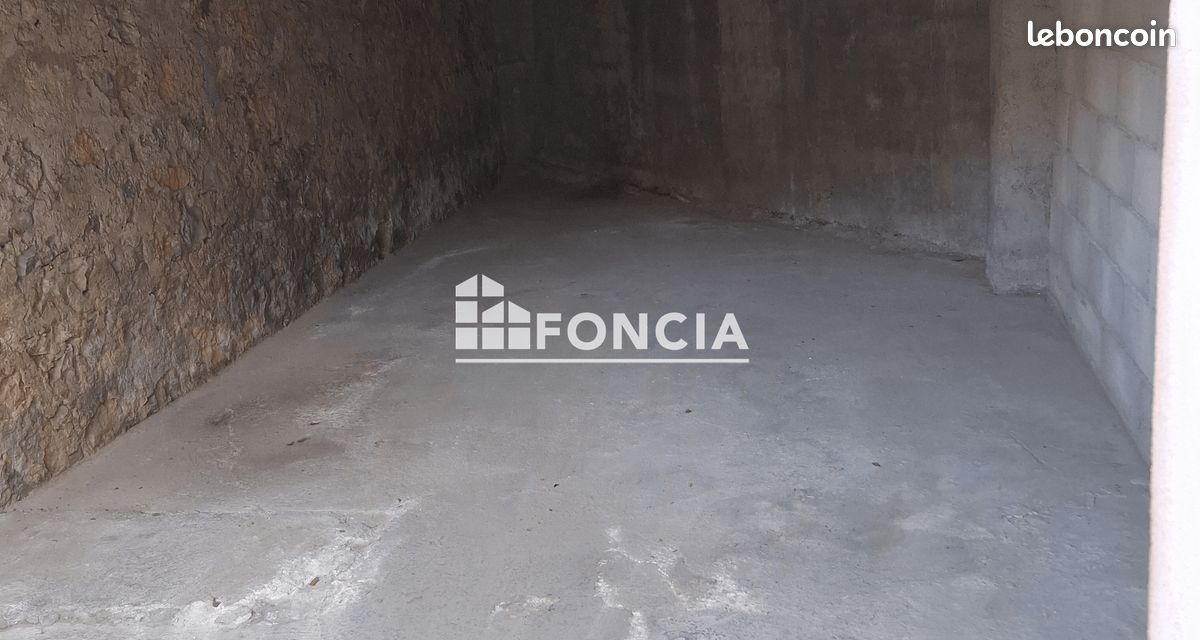 Parking 23 m² · à Draguignan · 23 m² · 105 €/mois