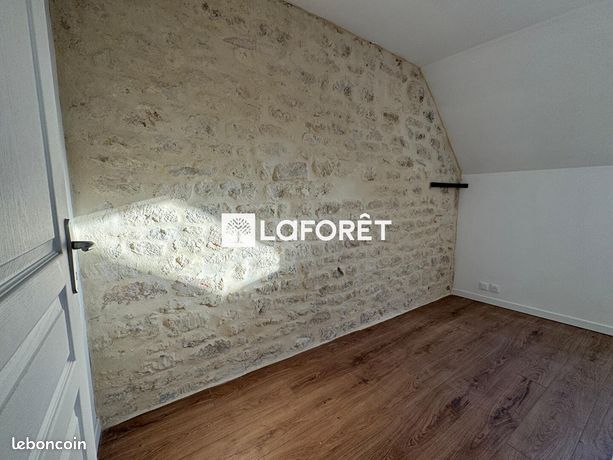 https://img.leboncoin.fr/api/v1/lbcpb1/images/1f/cd/b5/1fcdb56e6245a8ad6e680fbd3237cc85123defde.jpg?rule=ad-image