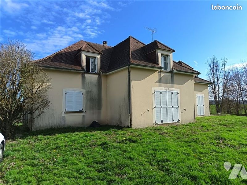 Maison 5 pièces 281 m² · à Ahun · 281 m² · 100 000 €