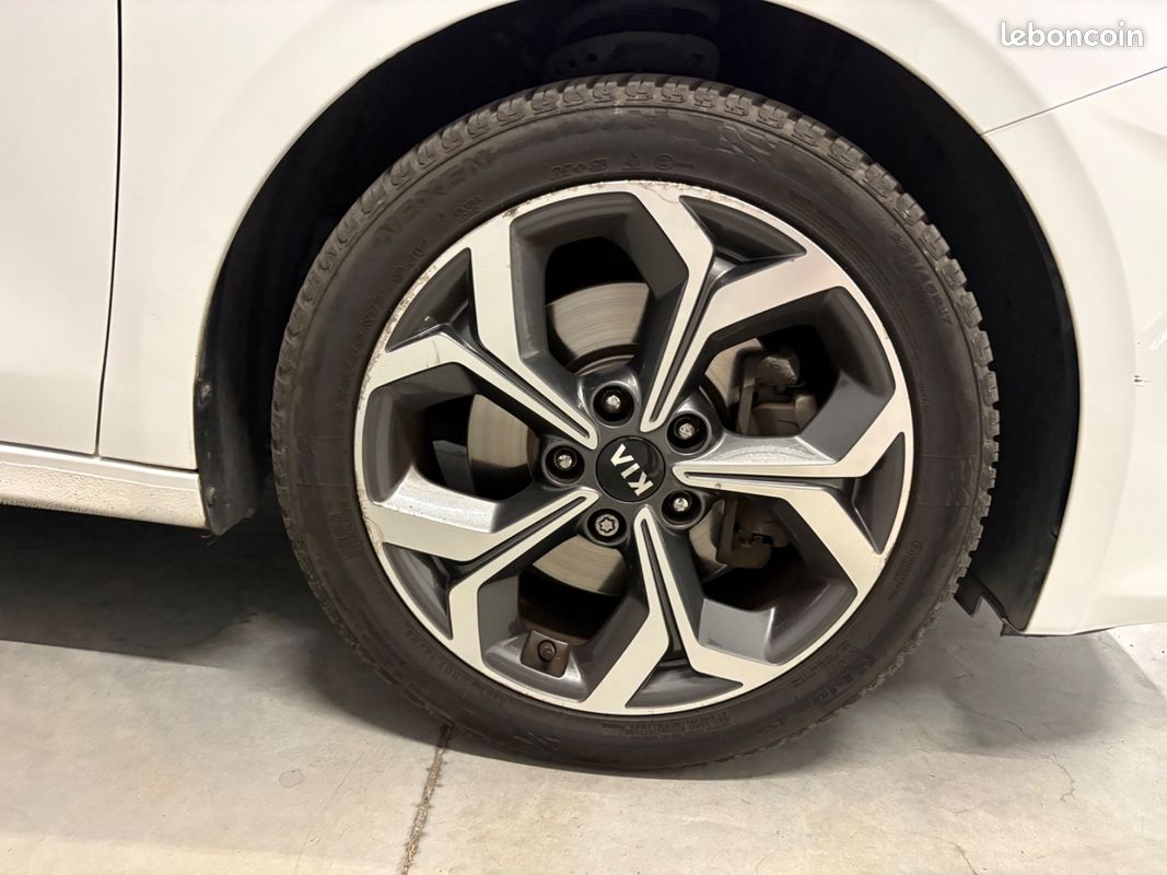 KIA CEED GT-Line 126cv - TOIT OUVRANT/APPLE CARPLAY/CAMÉRA DE RECUL/RADARS/JANTES 17" (image 33)
