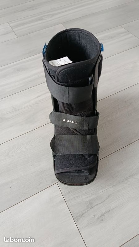 Bottes de marche à coque une attelle pointure M taille 43- 46