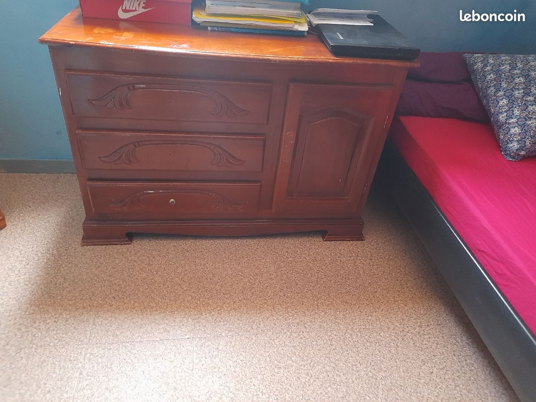 Commode (image 1)