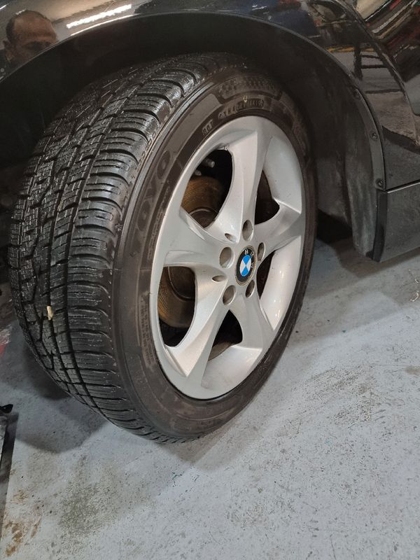 Jantes et pneus d'origine BMW