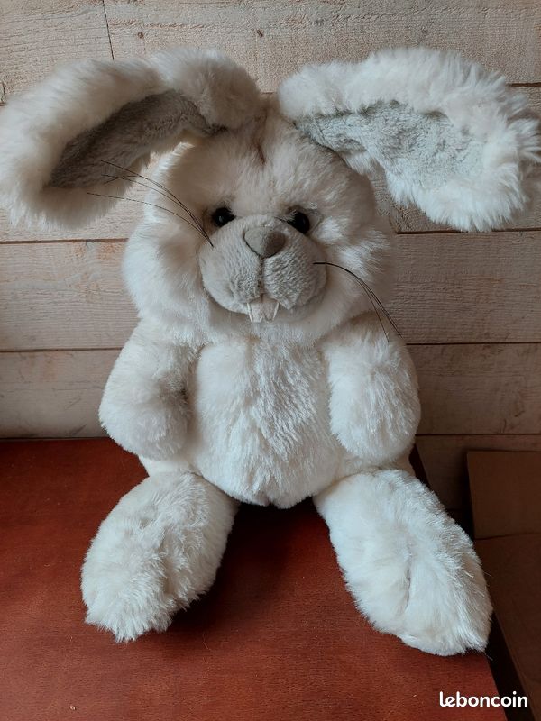 Lapin en peluche (image 1)