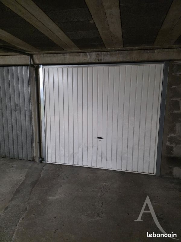 Parking 13 m² · à Mantes-la-Jolie · 13 m² · 13 000 €